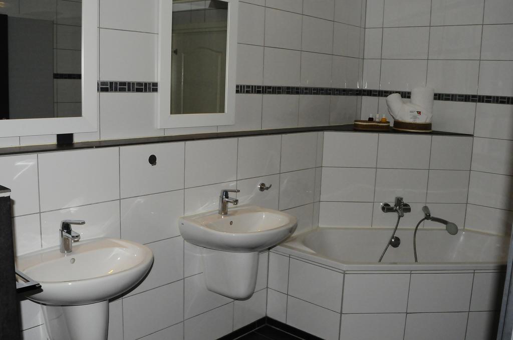 Herkenhoek 3 Bedroom Apartement Heeswijk-Dinther エクステリア 写真