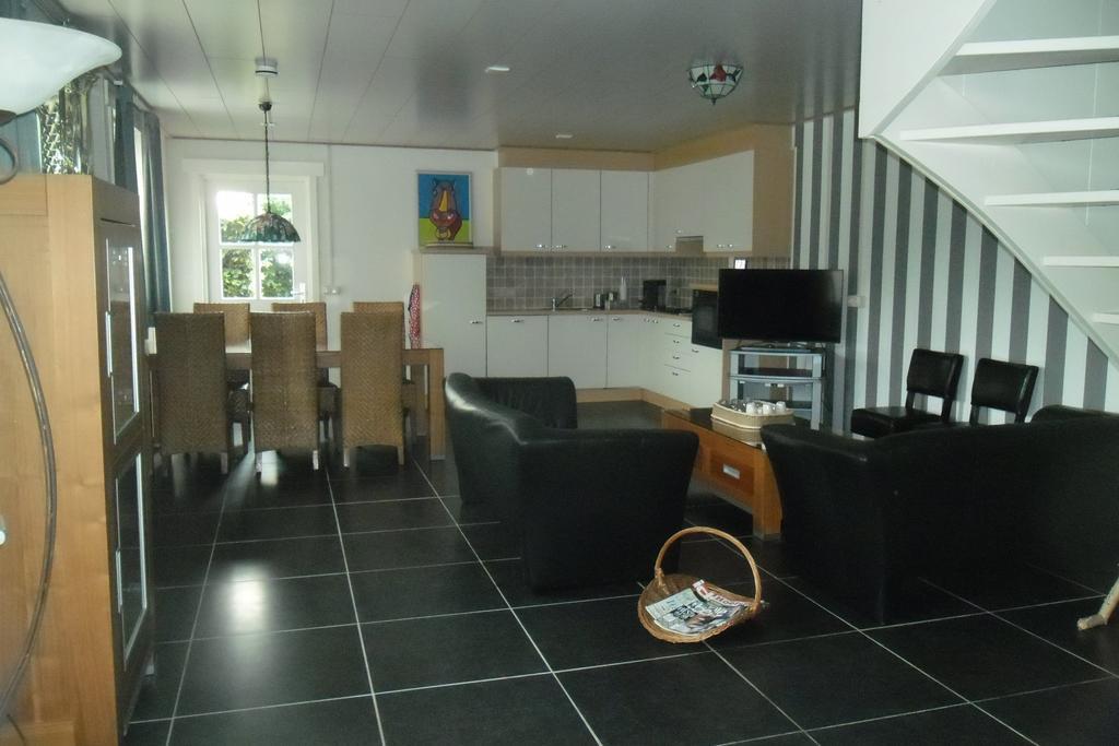 Herkenhoek 3 Bedroom Apartement Heeswijk-Dinther エクステリア 写真